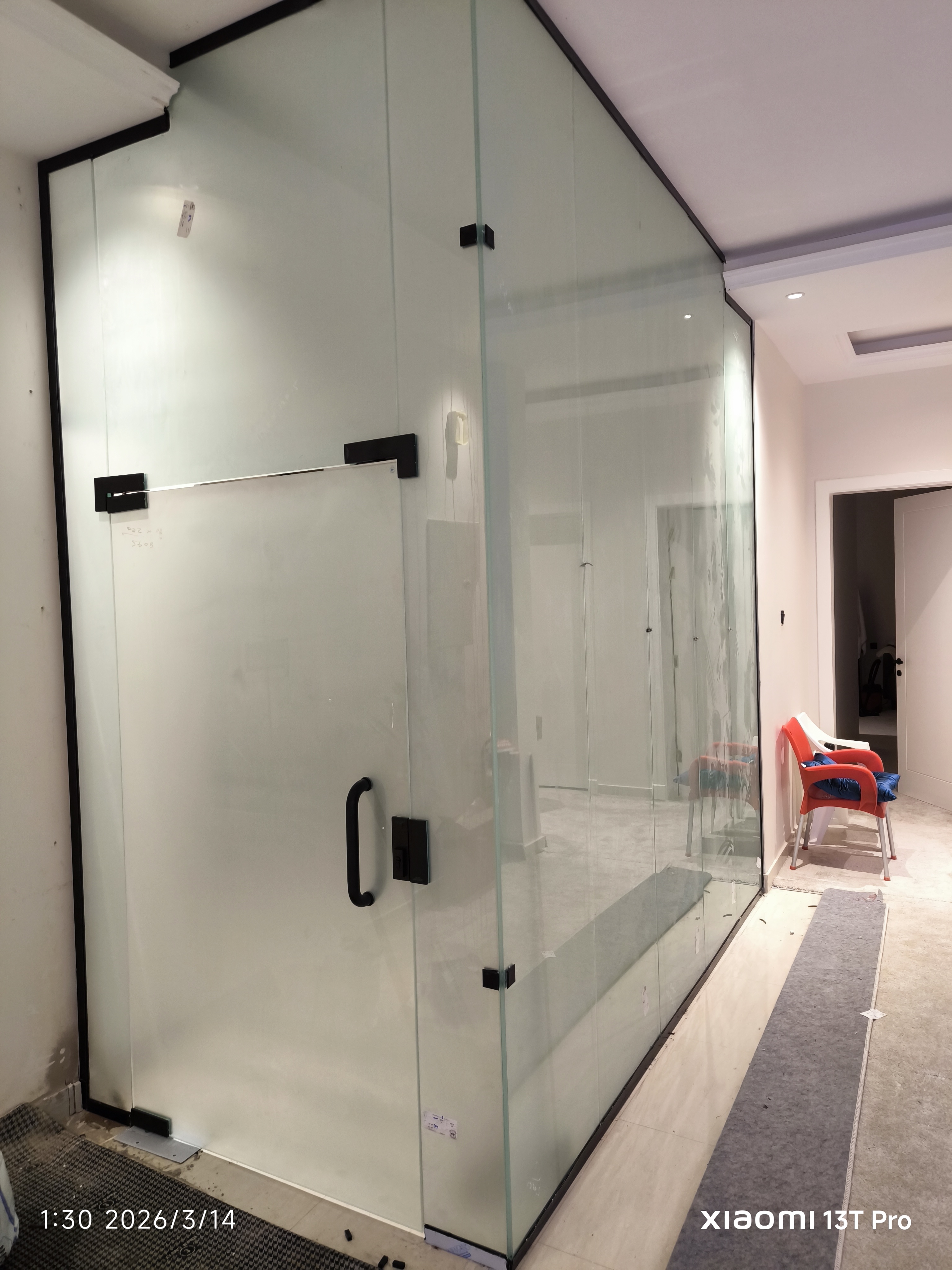 تركيب وتوريد الزجاج