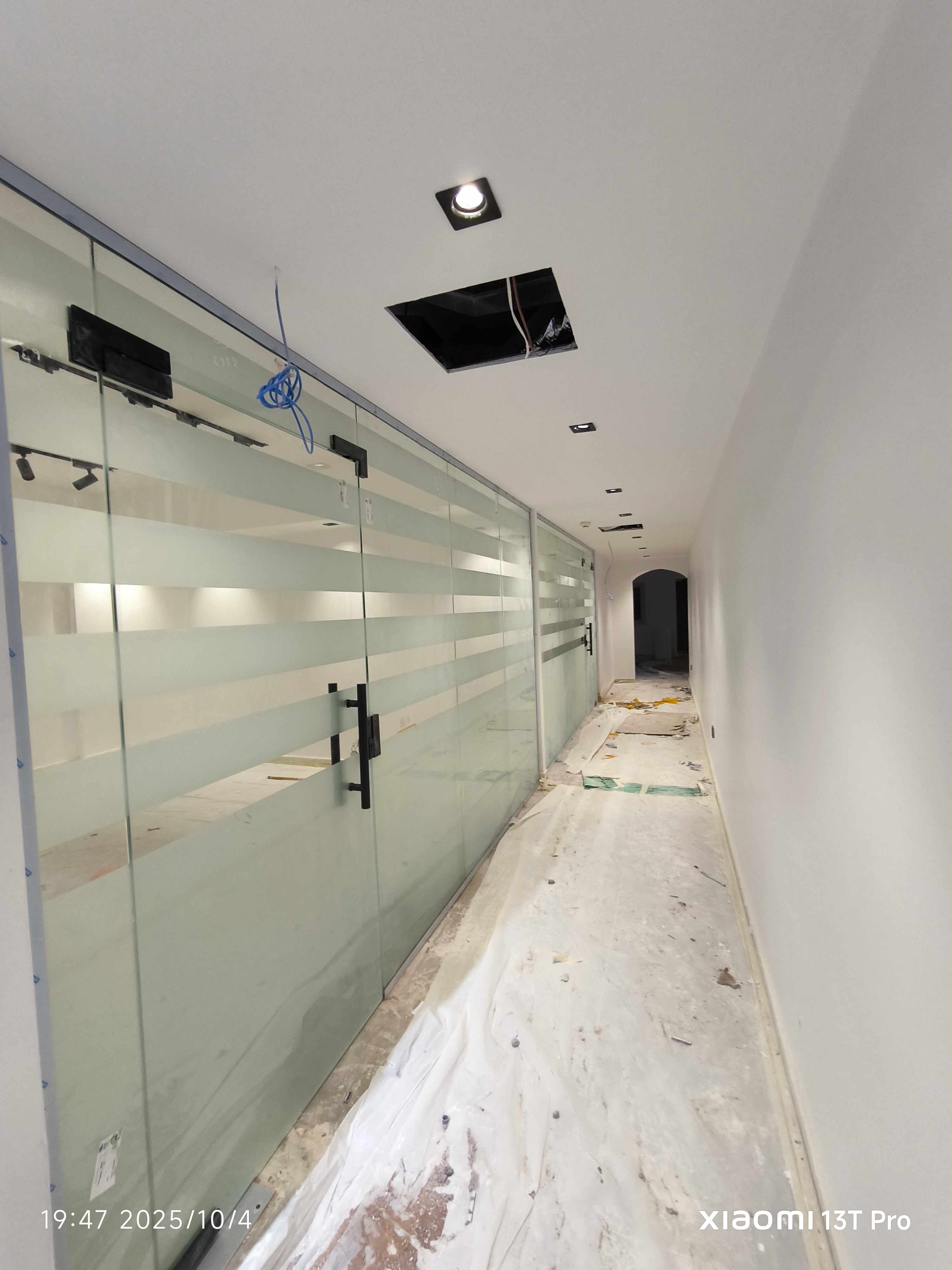 فواصل زجاجية